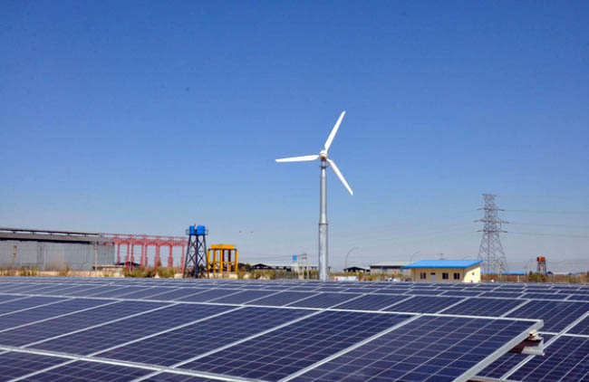 کار تولید دو میگاوات برق  از نیروی باد و خورشید در هرات افتتاح شد